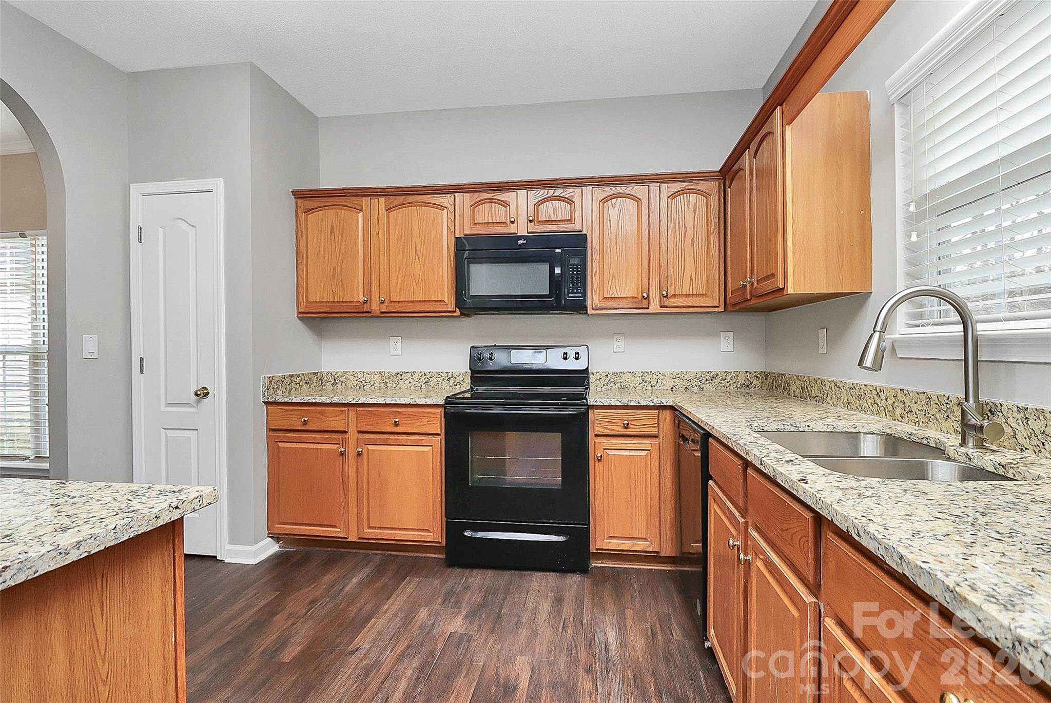 6939 Brachnell View Dr