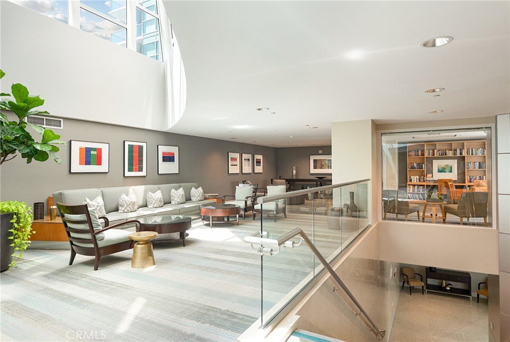 13600 marina Pointe Drive 414