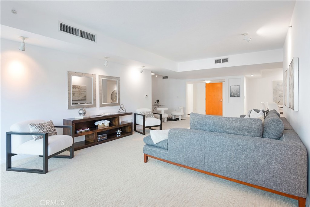 13600 marina Pointe Drive 414