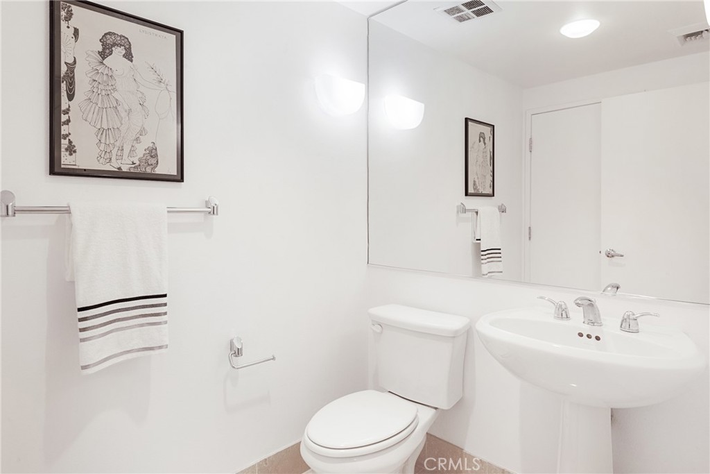 13600 marina Pointe Drive 414