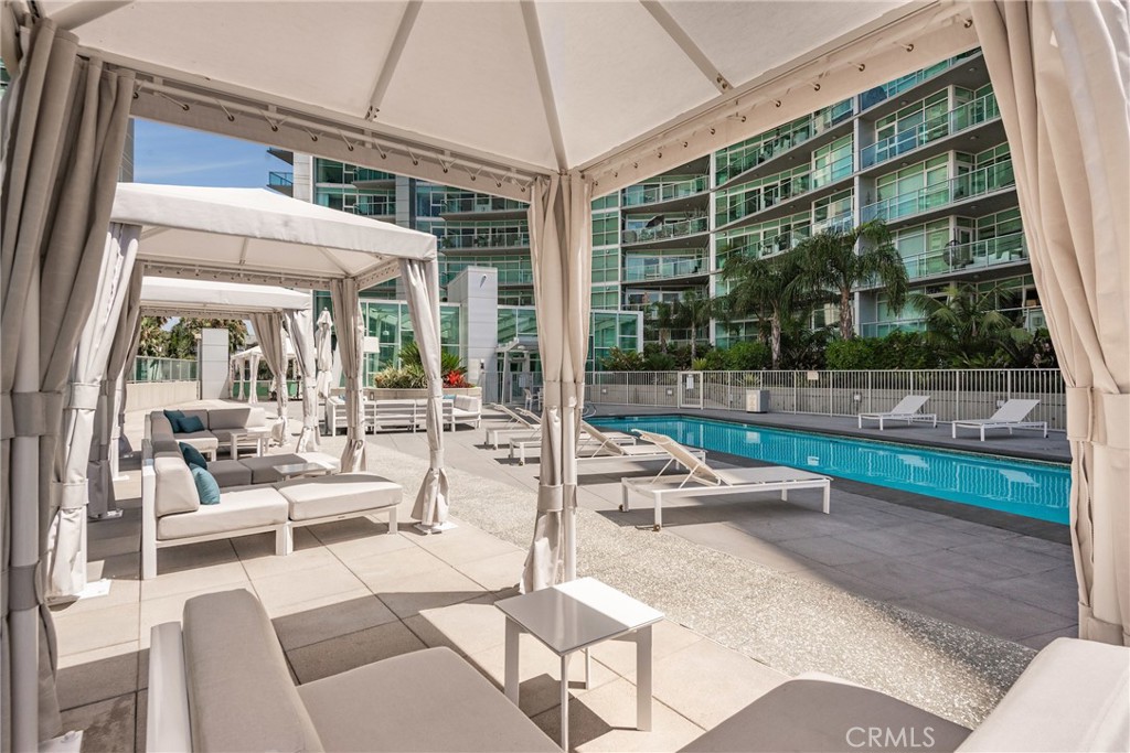 13600 marina Pointe Drive 414