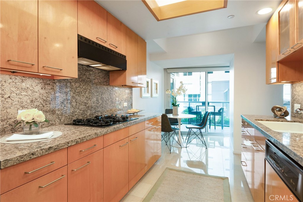 13600 marina Pointe Drive 414