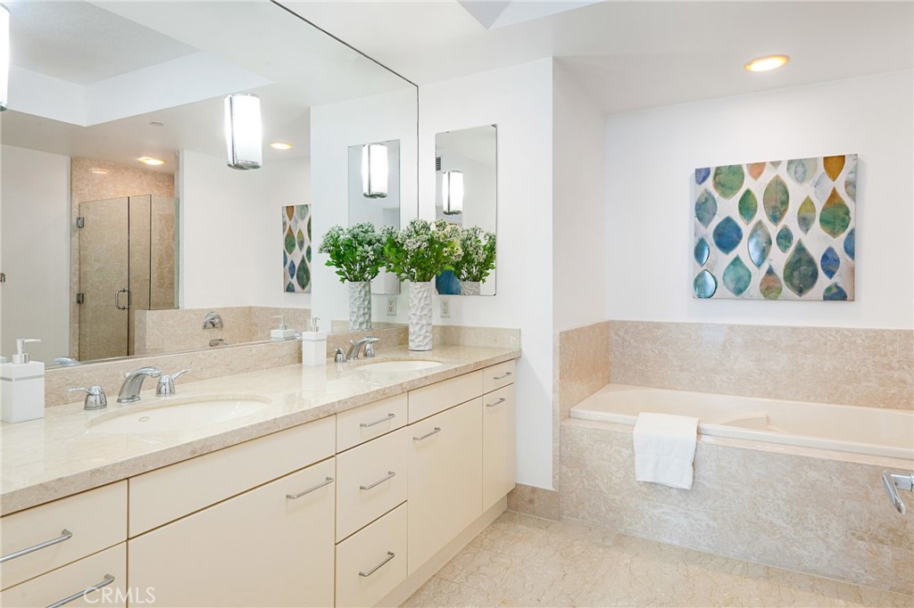 13600 marina Pointe Drive 414