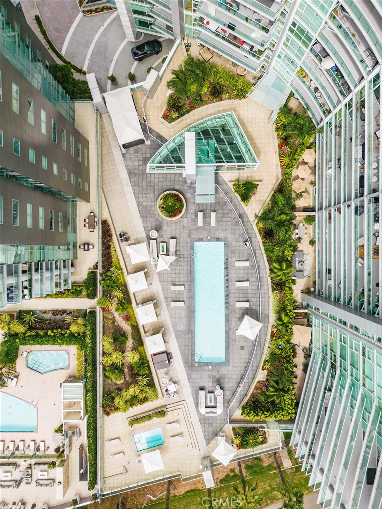 13600 marina Pointe Drive 414