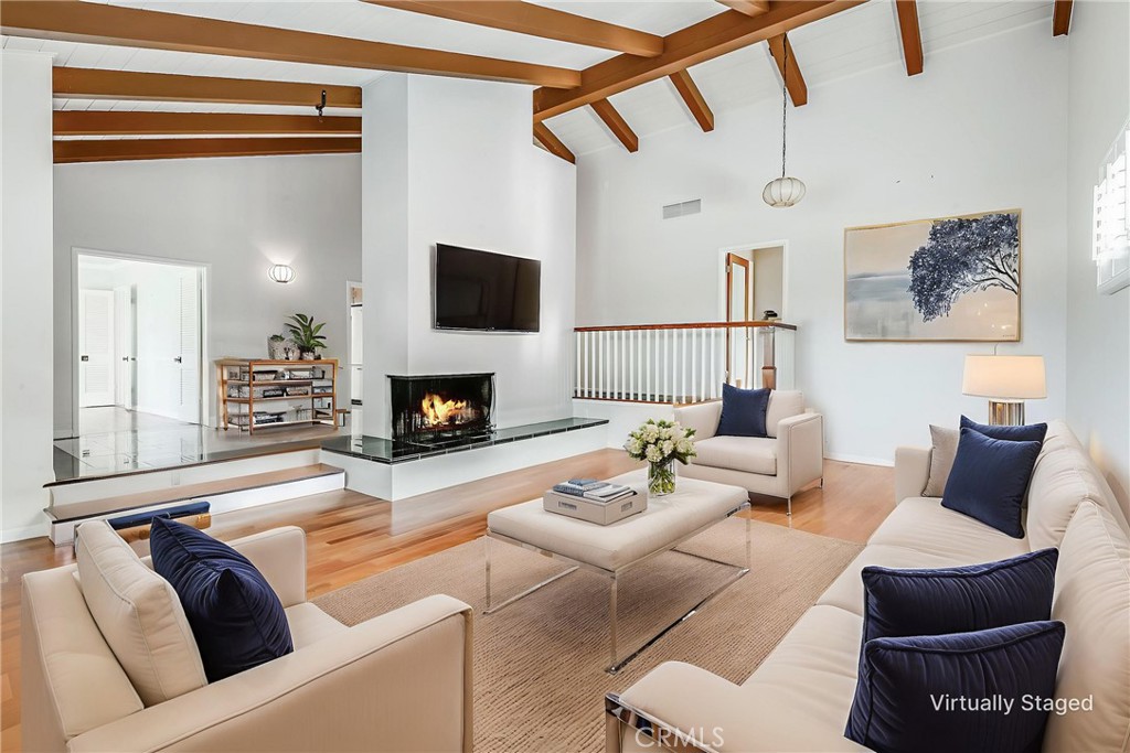 1732 Palos Verdes Drive W