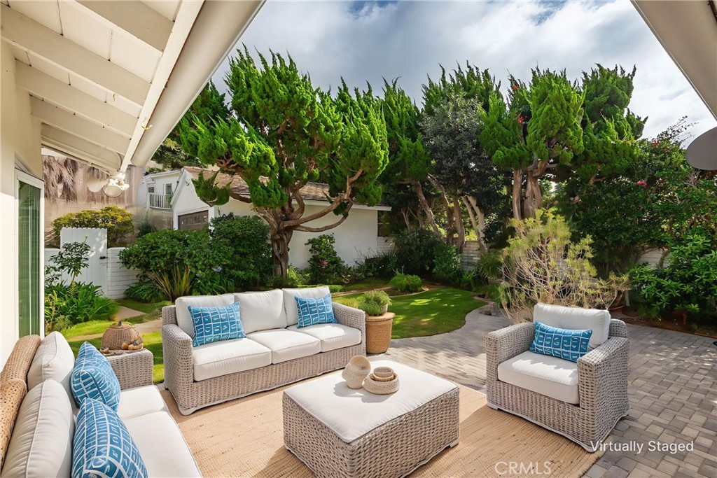 1732 Palos Verdes Drive W