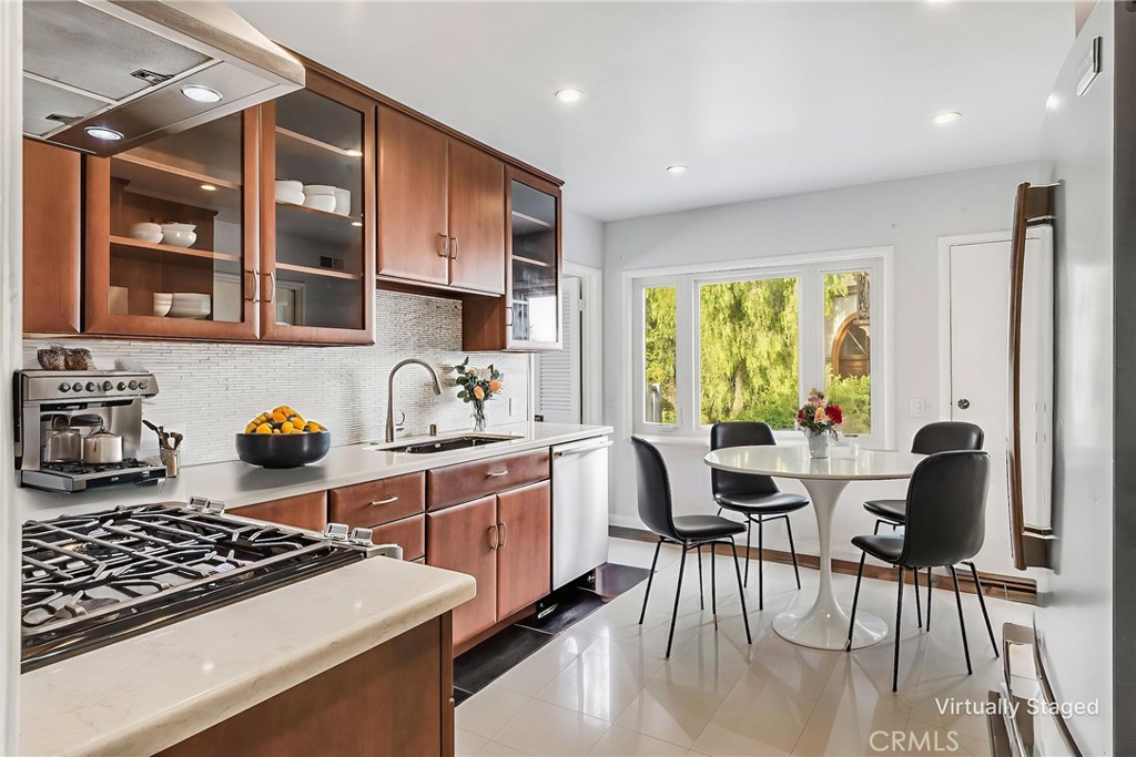 1732 Palos Verdes Drive W