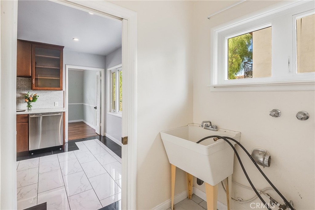 1732 Palos Verdes Drive W