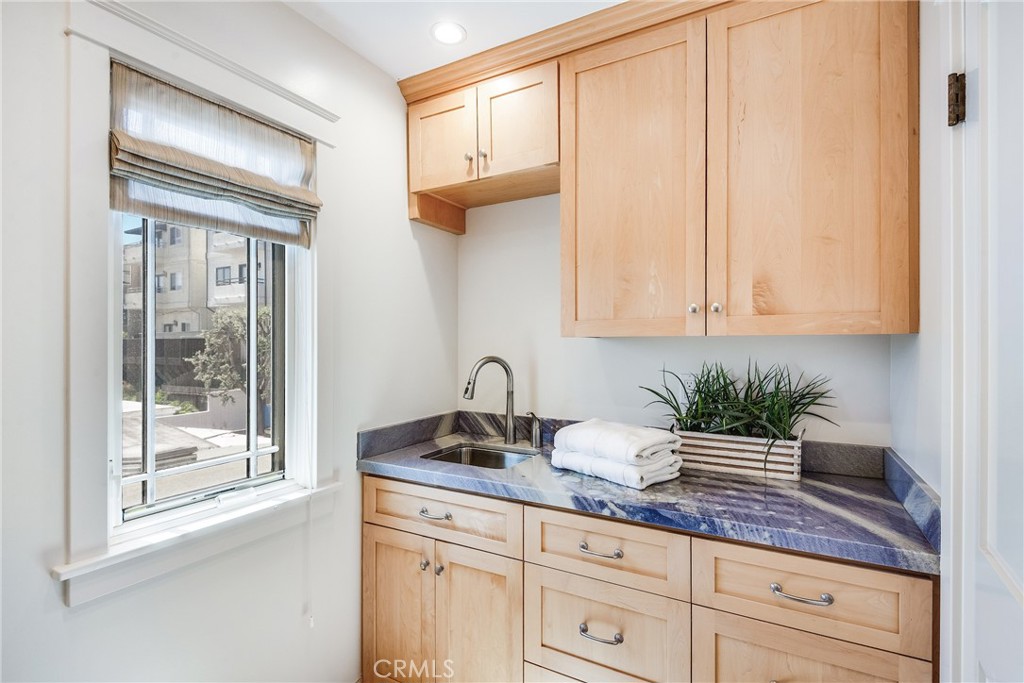 1731 Stanford Avenue