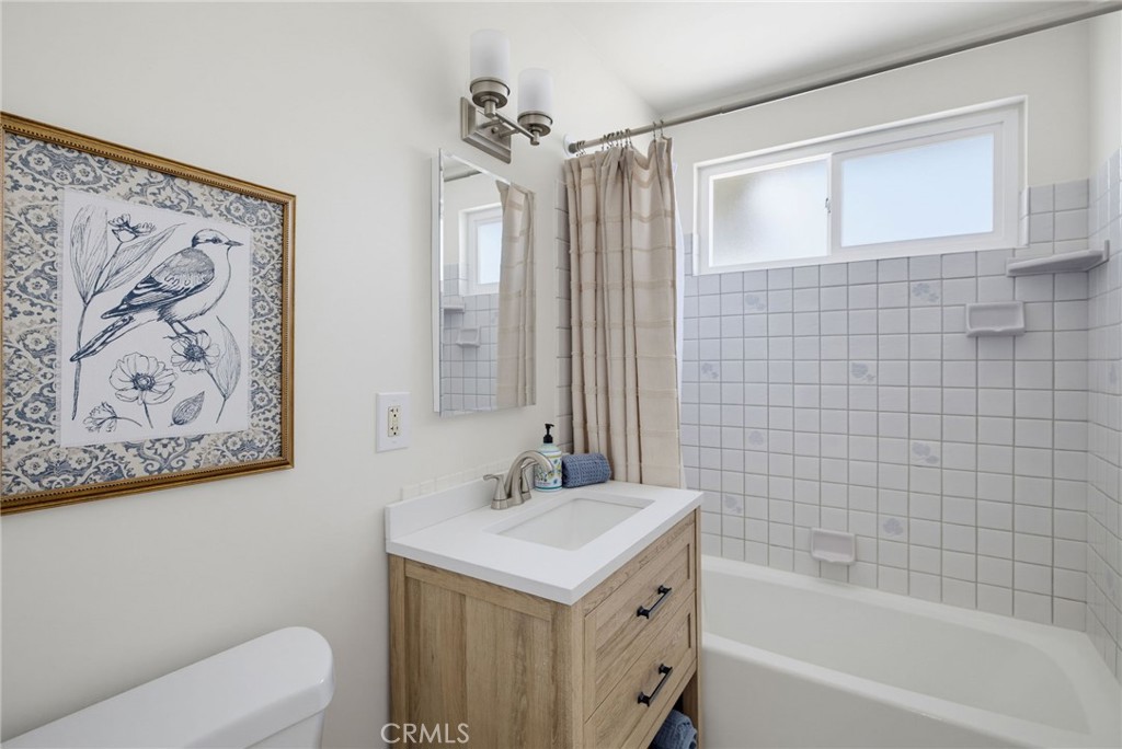 1004 Firmona