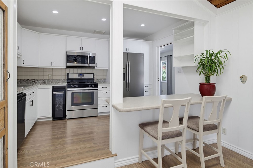1004 Firmona