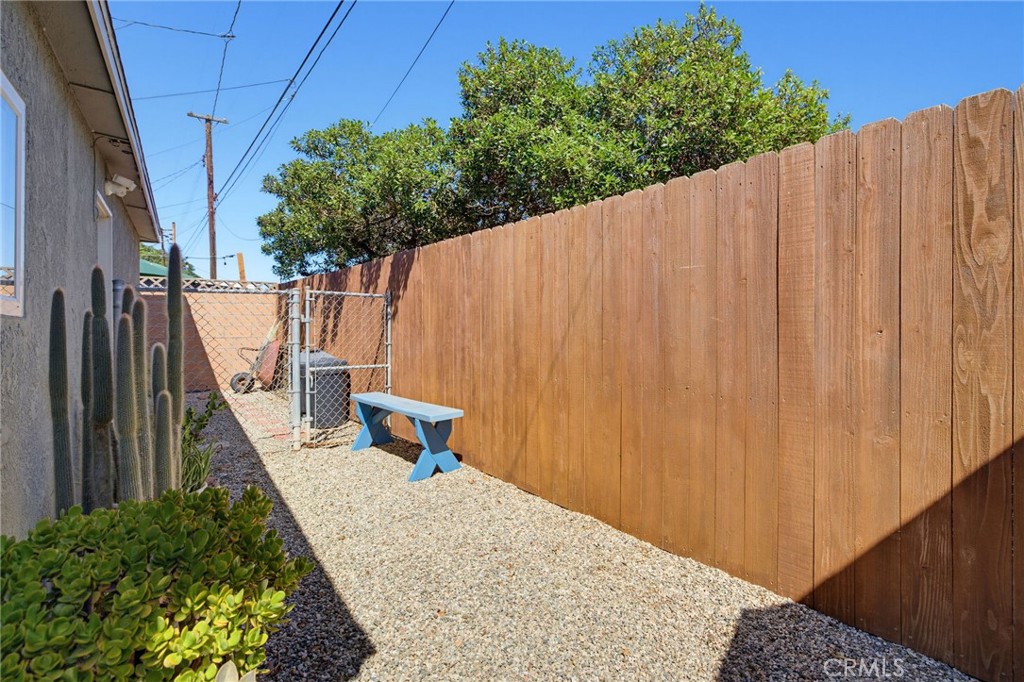 1004 Firmona
