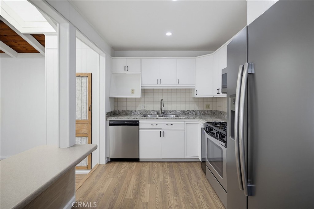 1004 Firmona