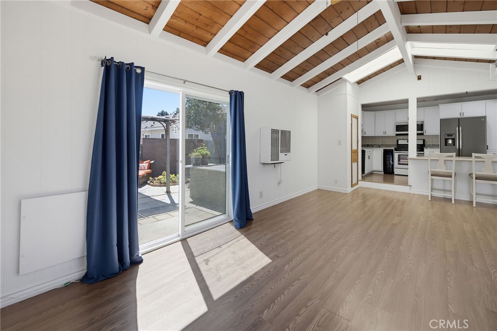 1004 Firmona