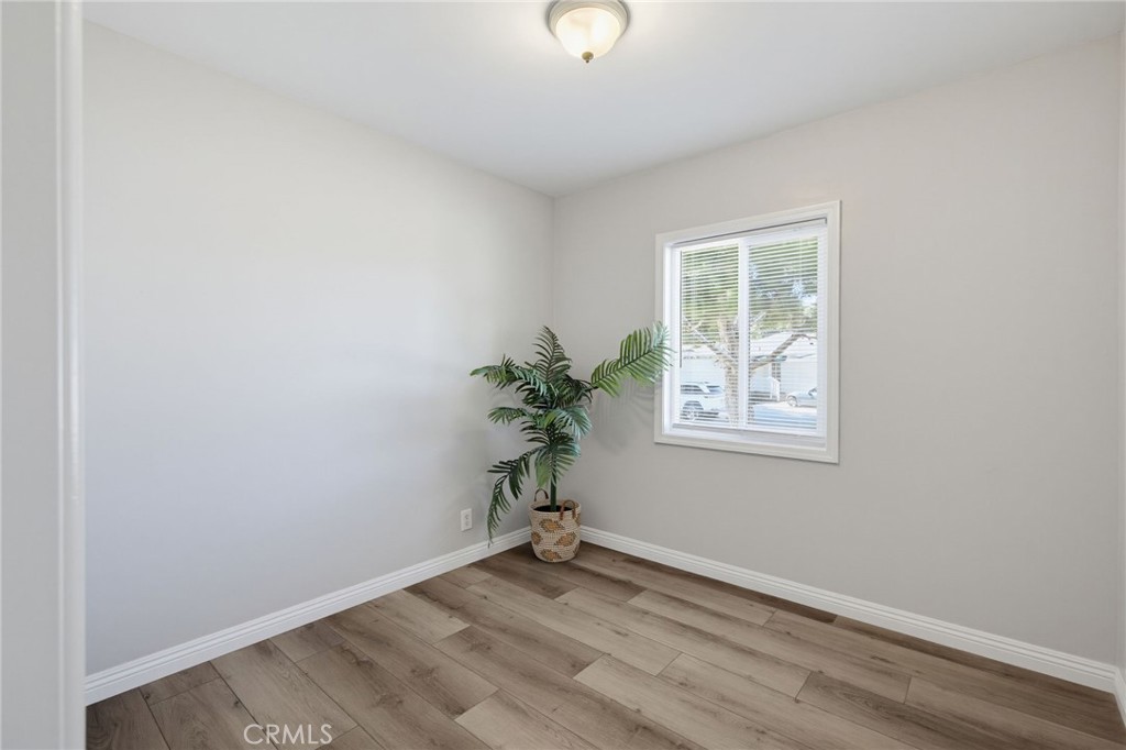 1004 Firmona