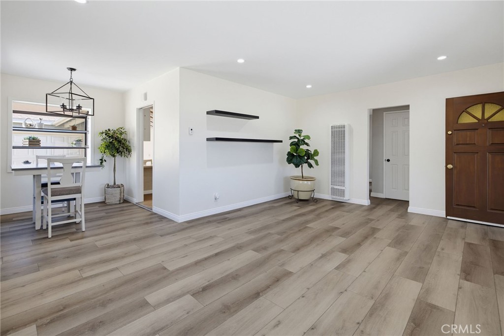1004 Firmona