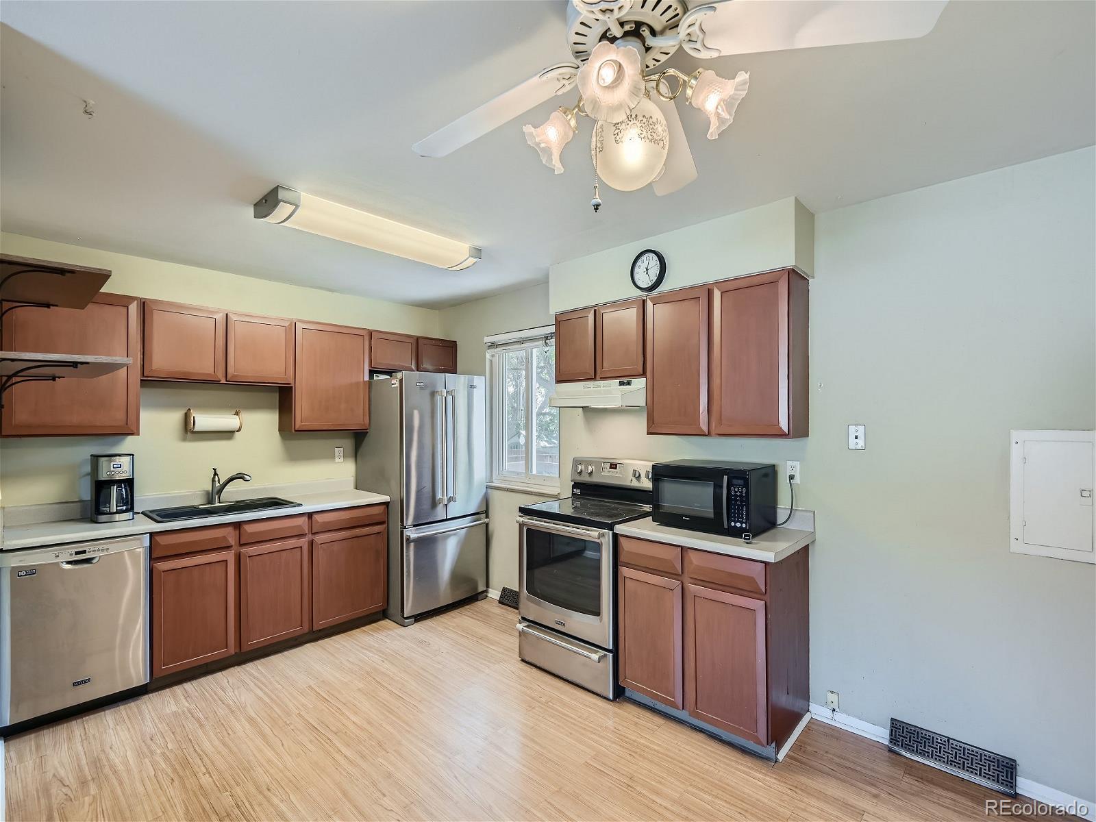 966 W 98th Avenue
