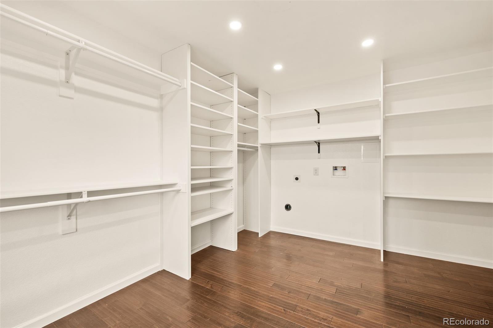 12234 W Saratoga Avenue