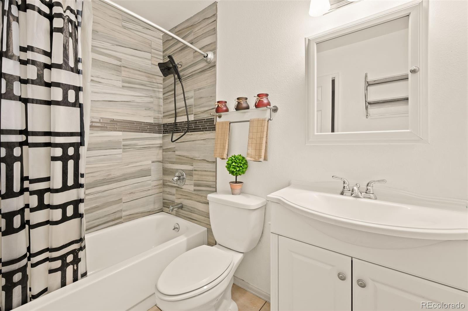 12234 W Saratoga Avenue