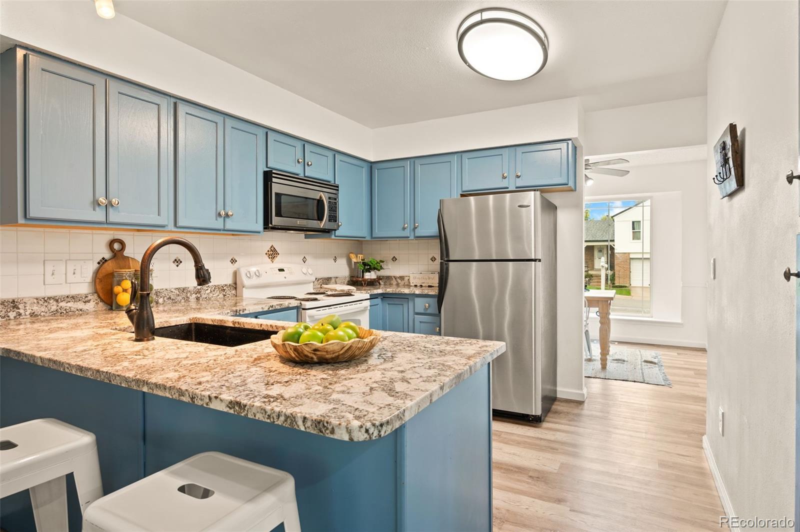 12234 W Saratoga Avenue