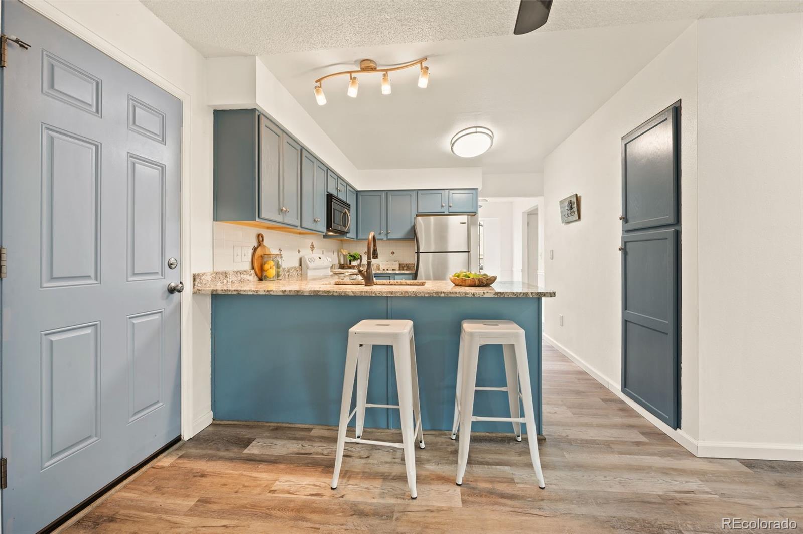 12234 W Saratoga Avenue