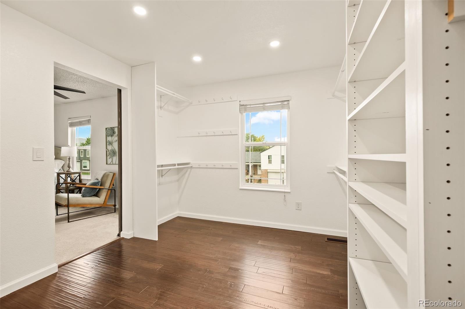 12234 W Saratoga Avenue