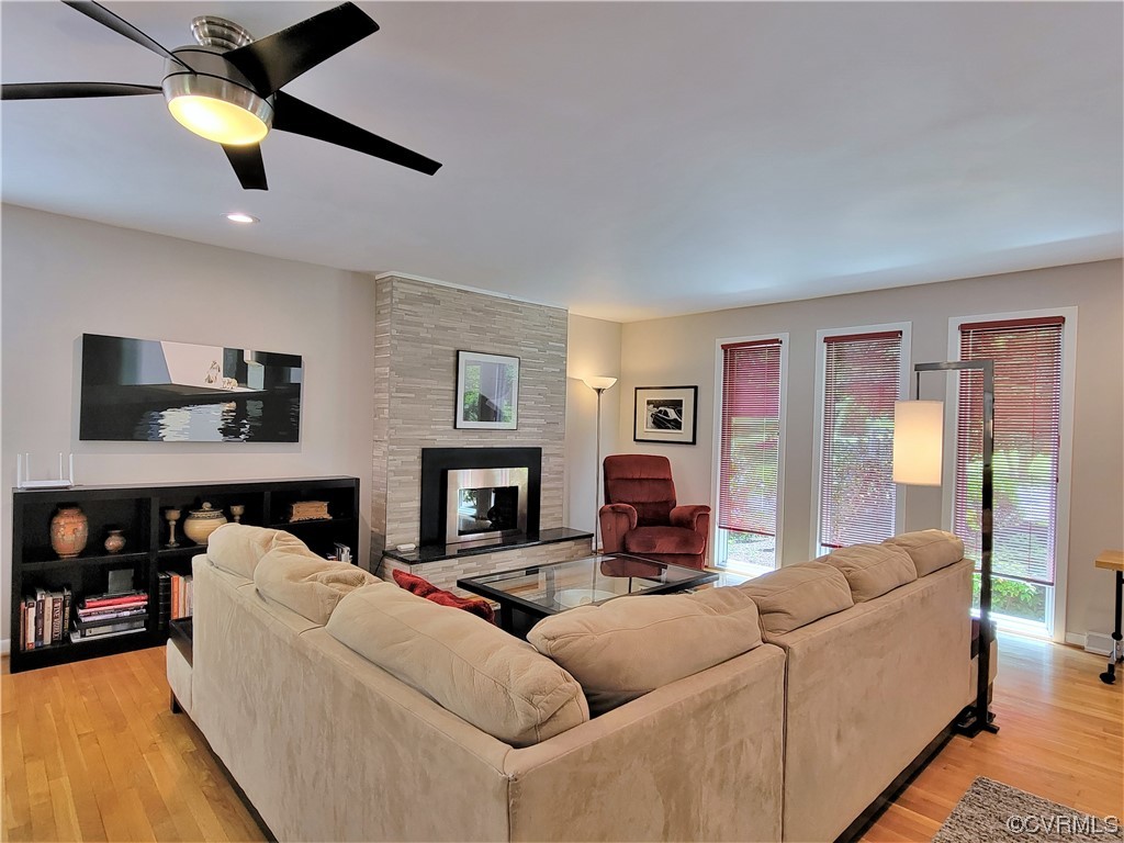 14116 Hickory Oaks Ln