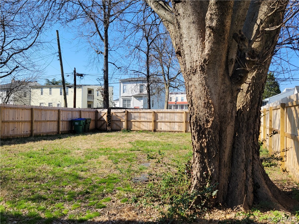 2105 Dinwiddie Ave