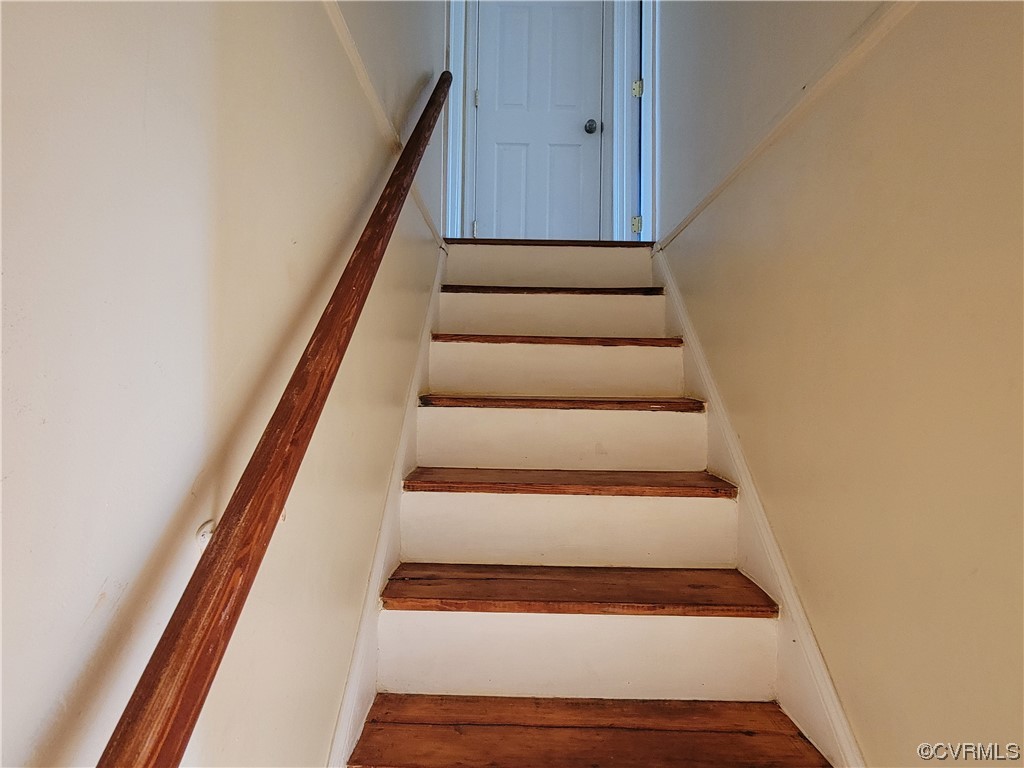 2105 Dinwiddie Ave