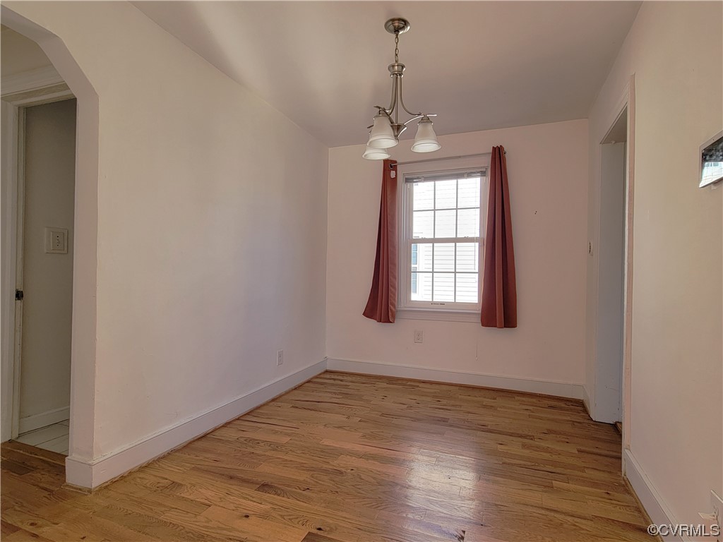 2105 Dinwiddie Ave