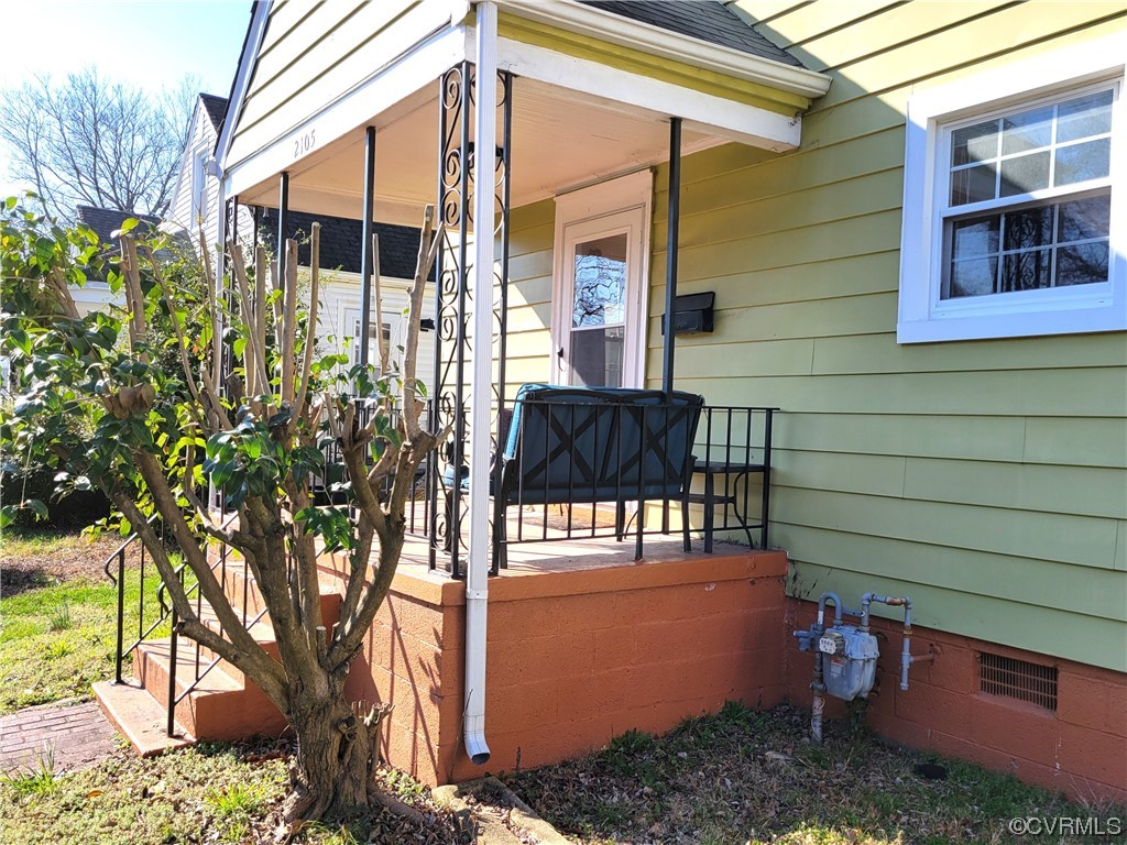 2105 Dinwiddie Ave
