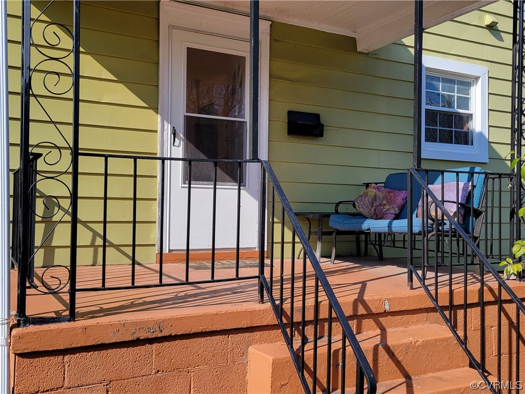2105 Dinwiddie Ave