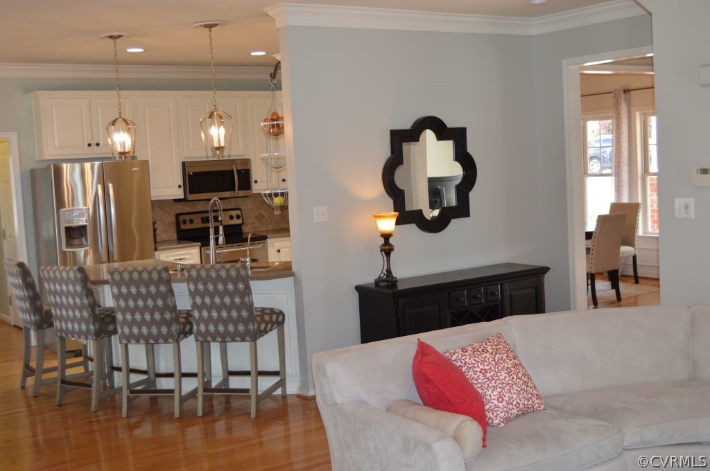 8242 Hampton Arbor Cir