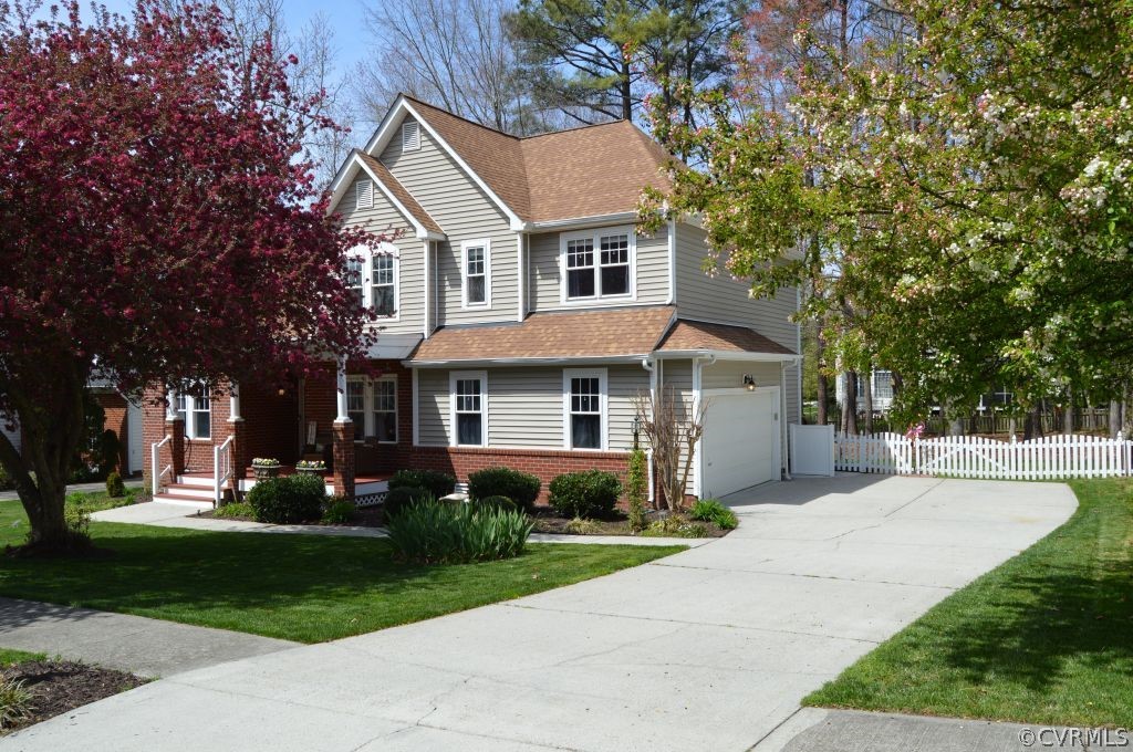 8242 Hampton Arbor Cir