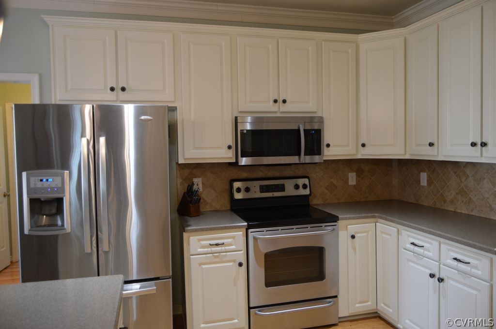 8242 Hampton Arbor Cir