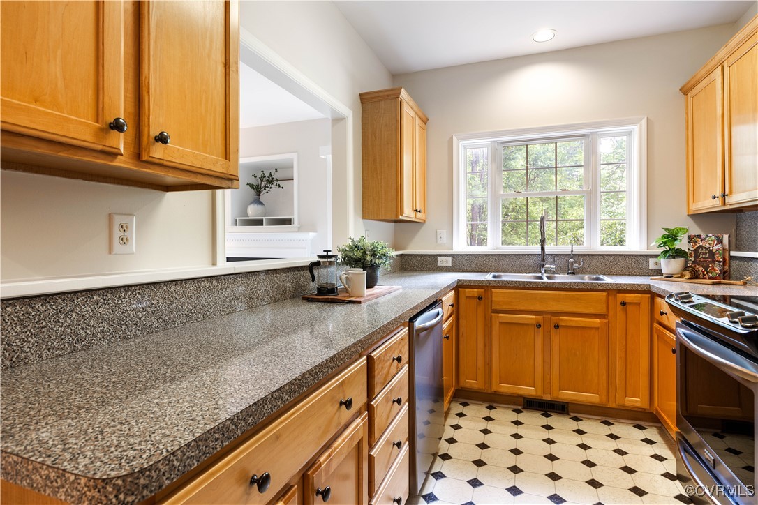 14000 Shady Pointe Ct