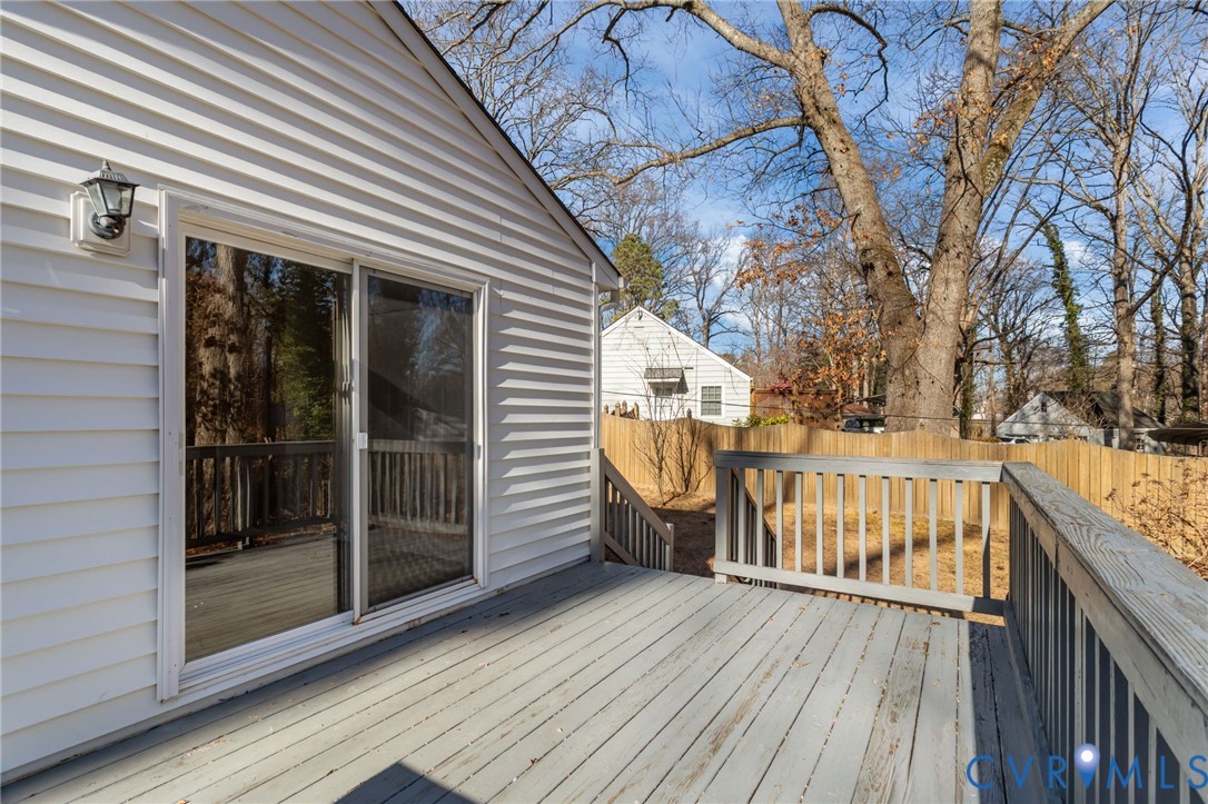 8005 Dalmain Dr