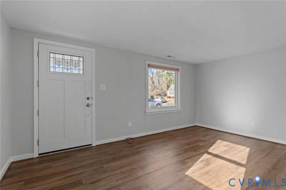 8005 Dalmain Dr