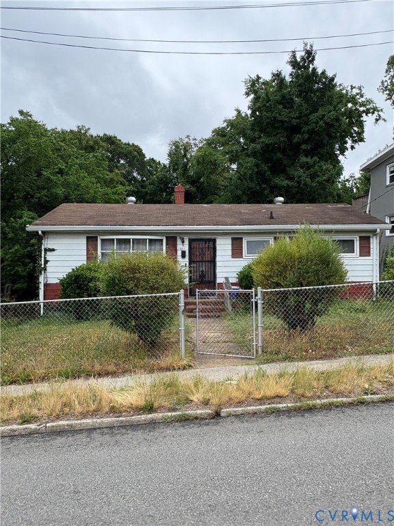 1901, 1901A & 1905 Monteiro Ave