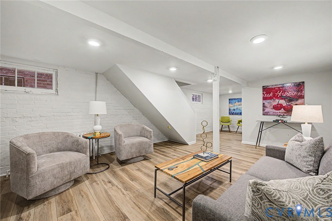 3322 W Franklin St