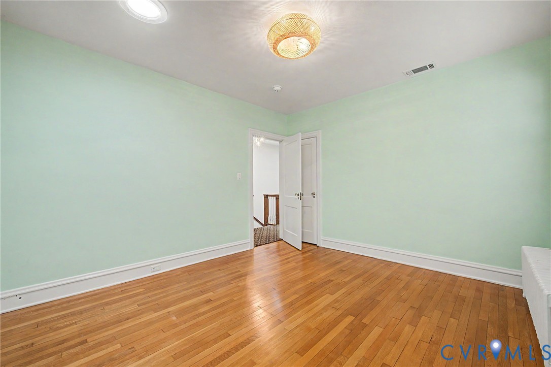 3322 W Franklin St