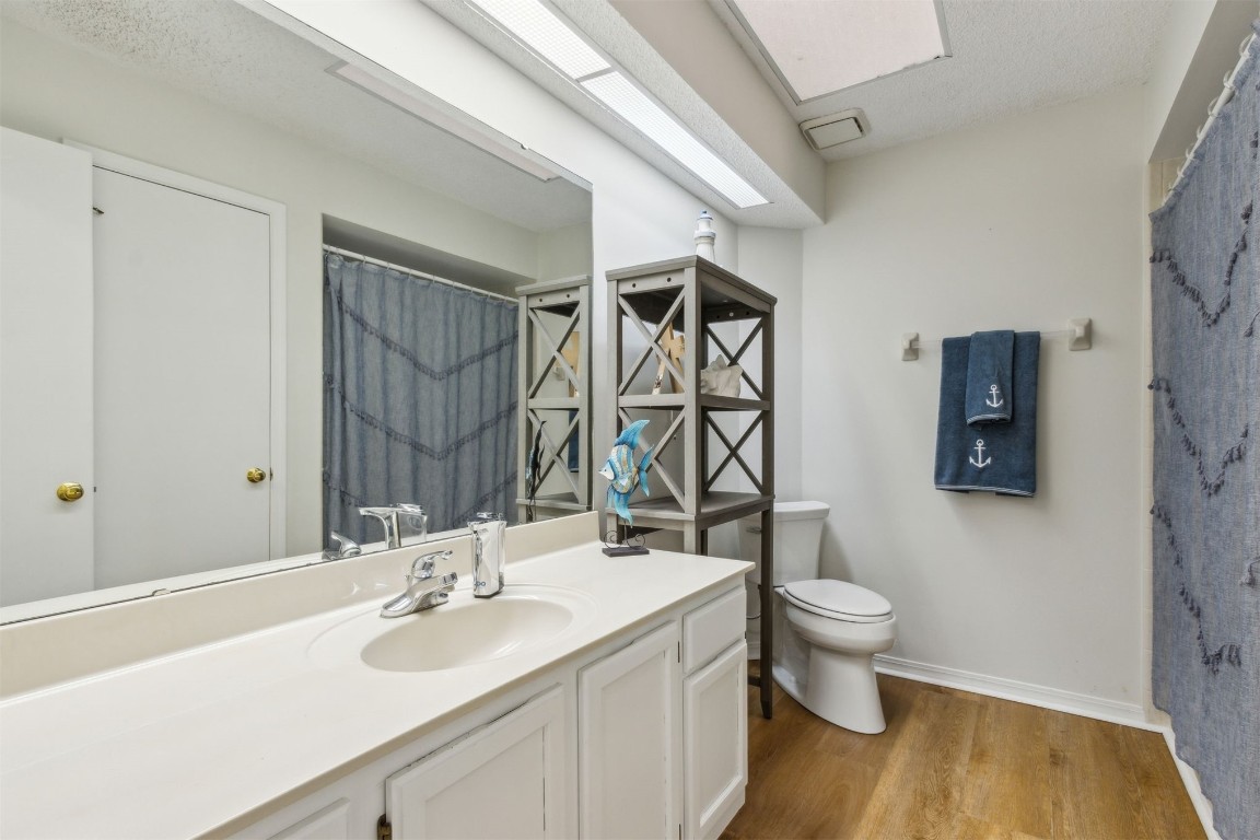 1604 CANTERBURY LANE