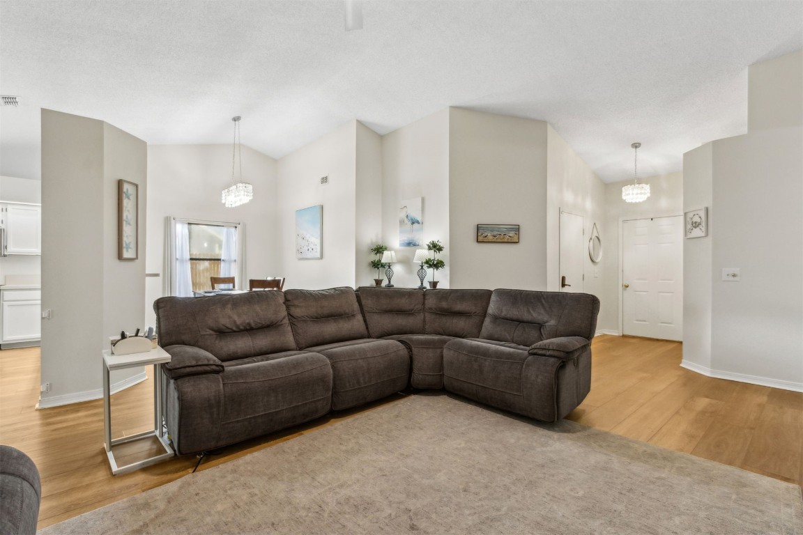 1604 CANTERBURY LANE