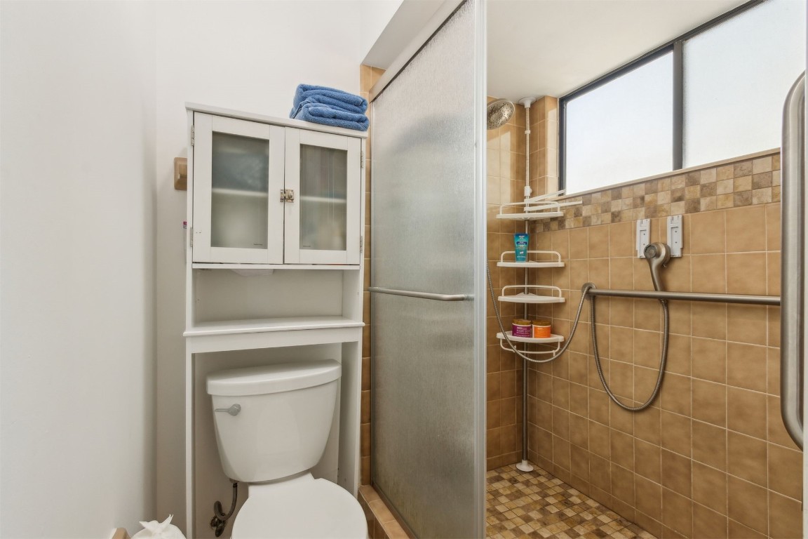 1604 CANTERBURY LANE