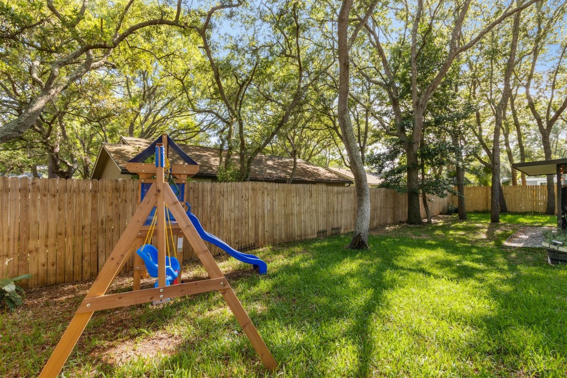 1604 CANTERBURY LANE