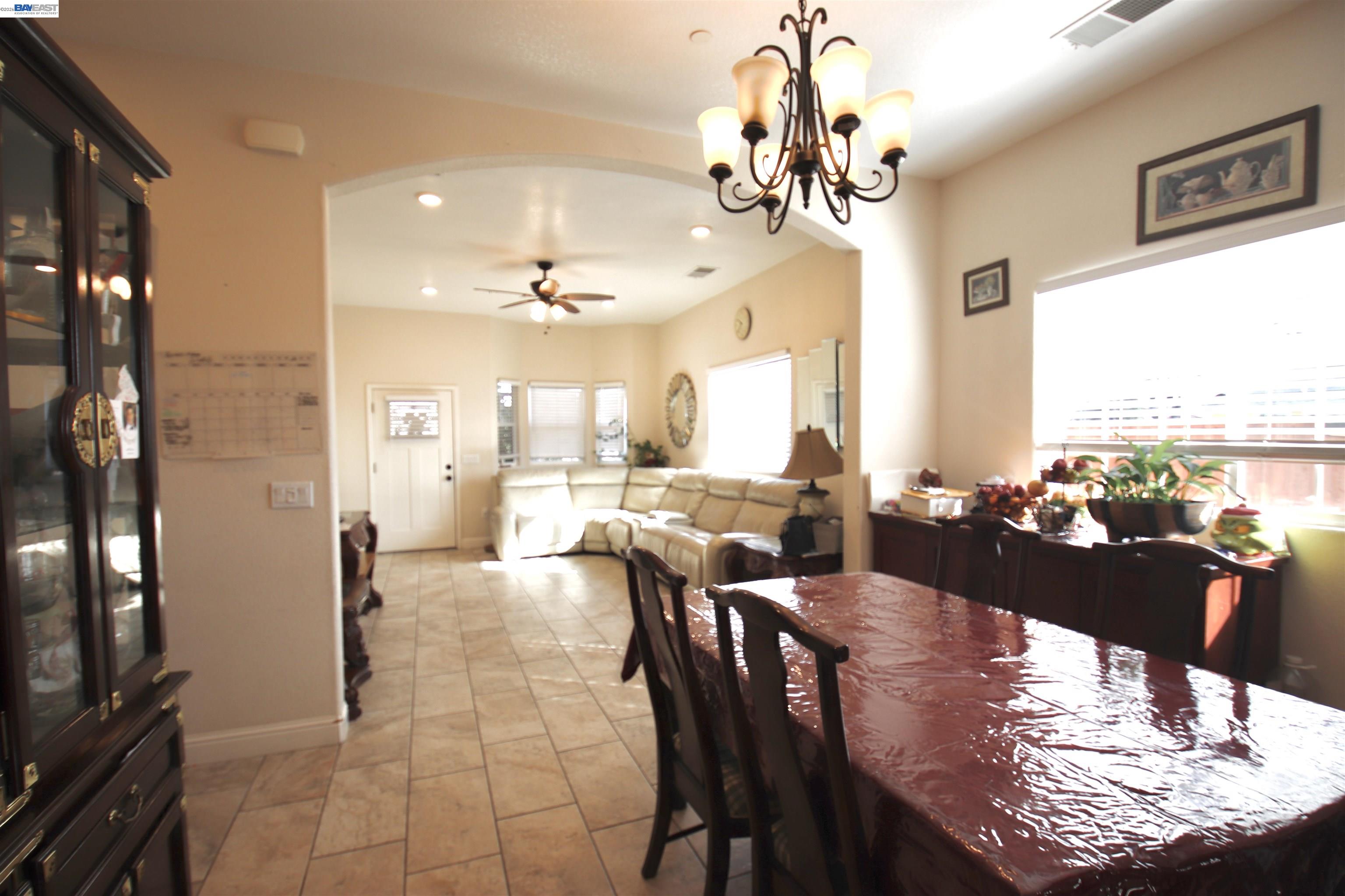 2511 S Laurel