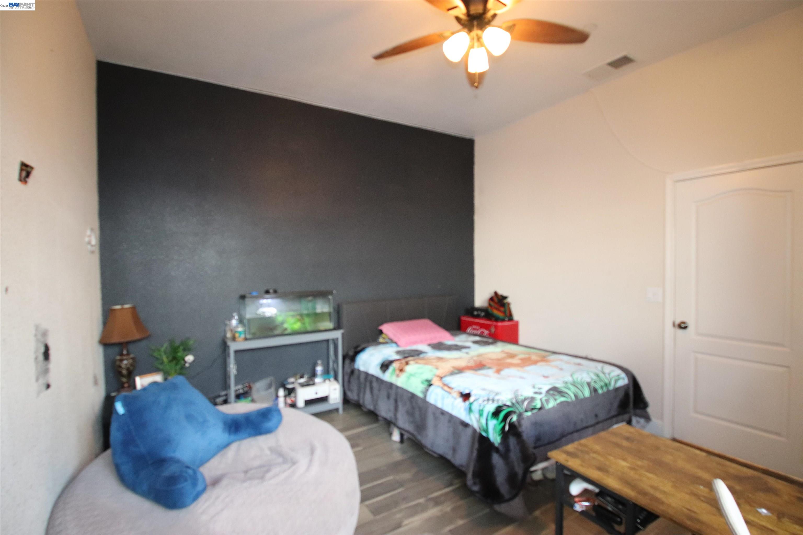 2511 S Laurel