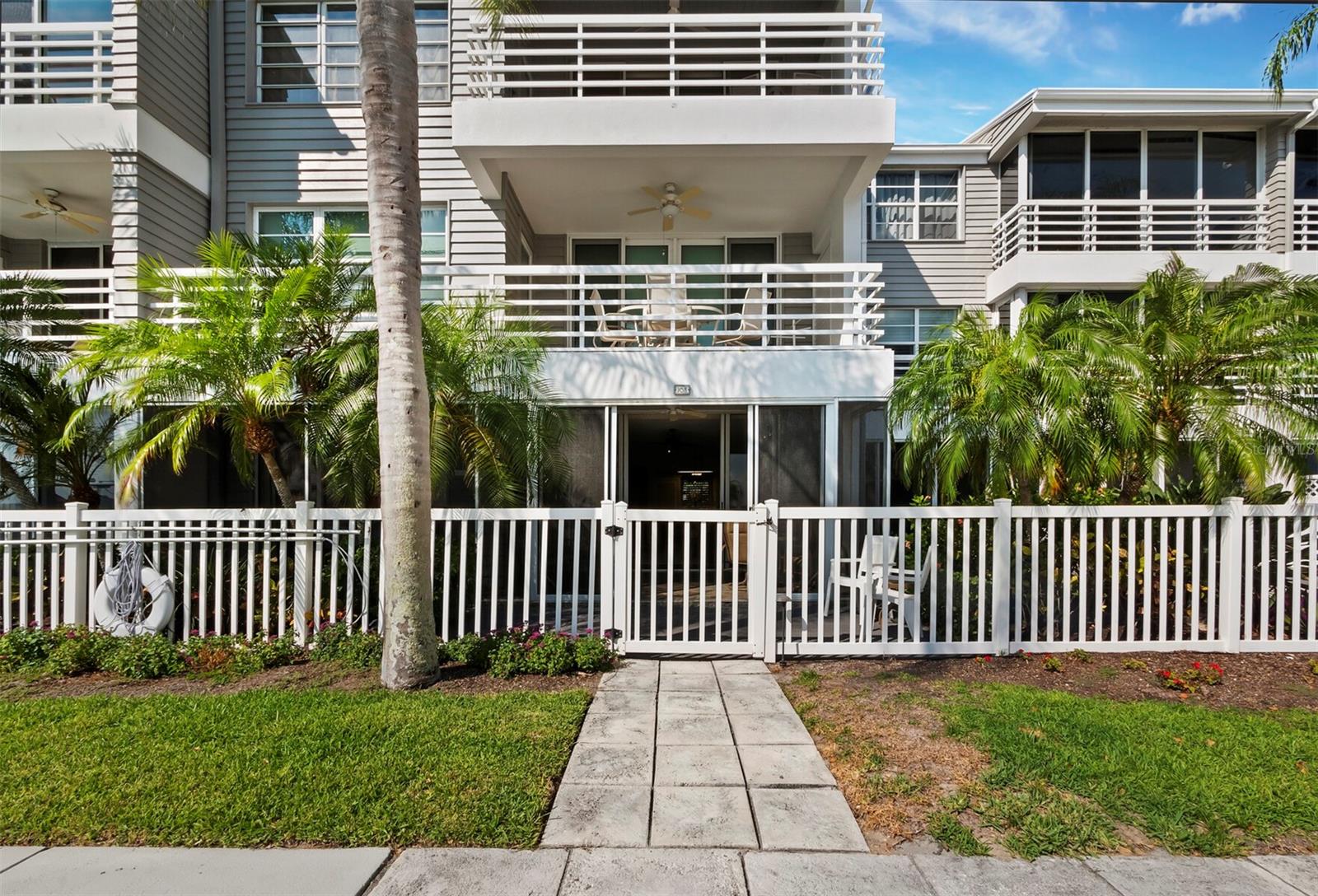 615 DREAM ISLAND RD #105