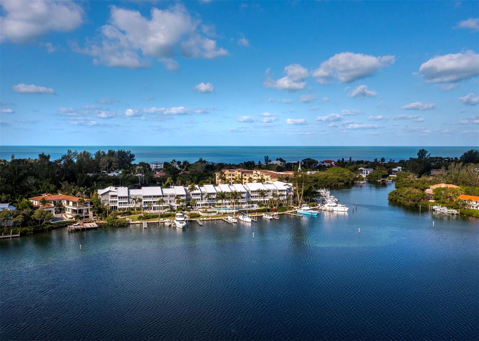 615 DREAM ISLAND RD #105