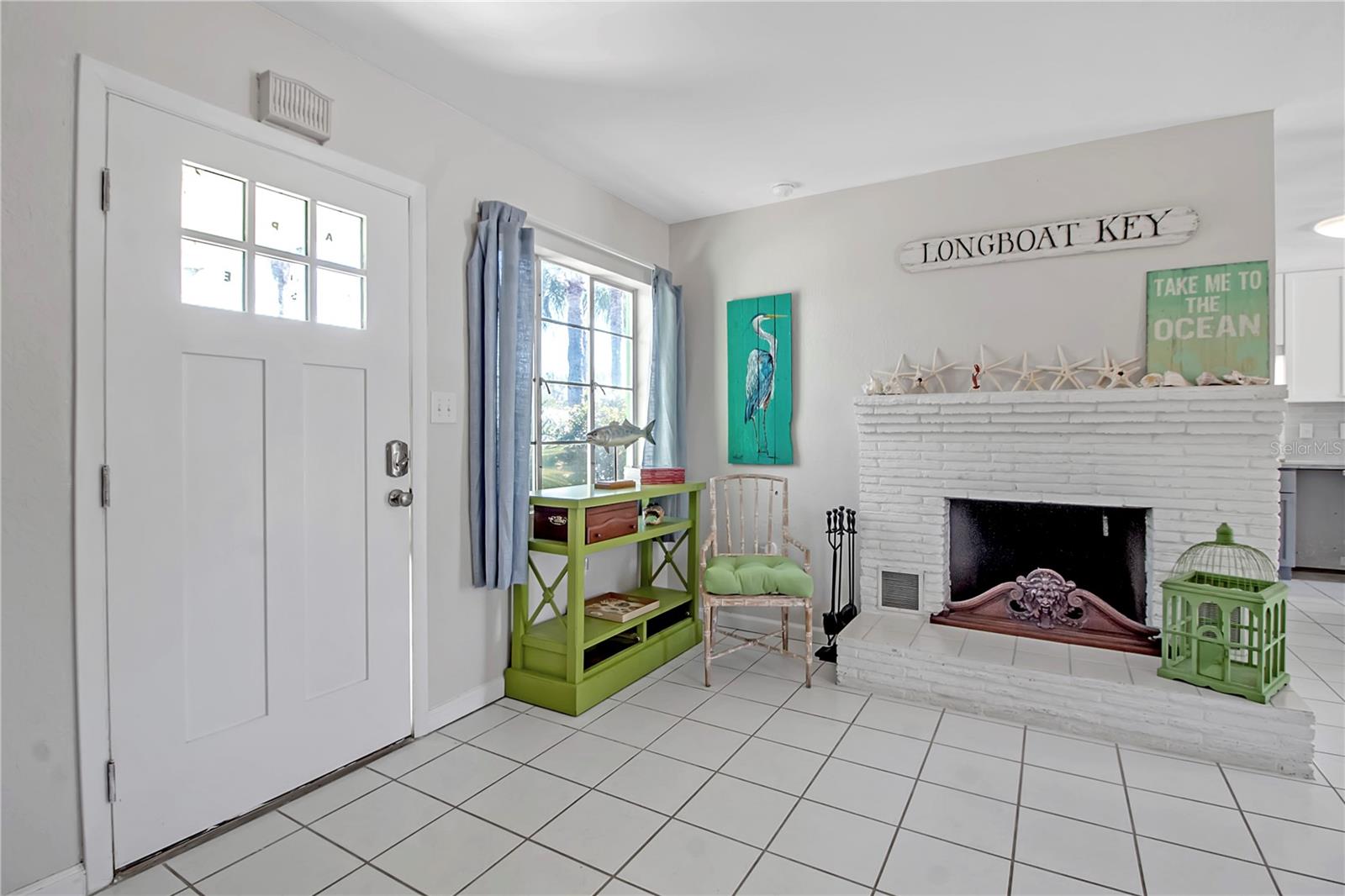 589 BAYVIEW DR